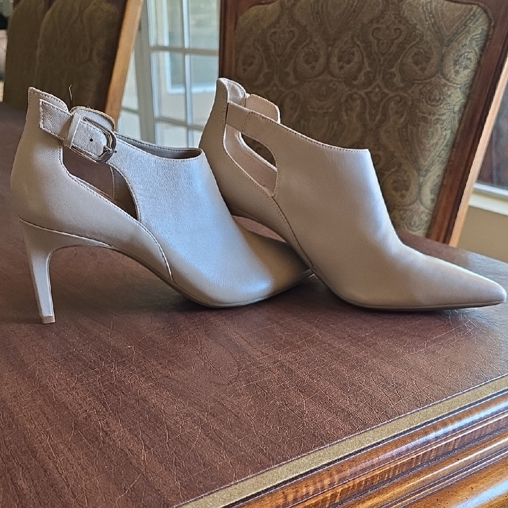 Calvin Klein Collection Tan Heels